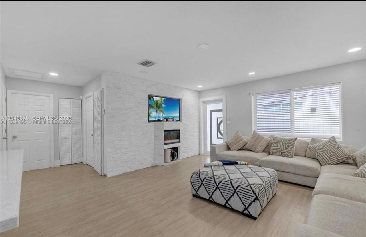 329 W 18th St , Hialeah, FL 33010 Photo