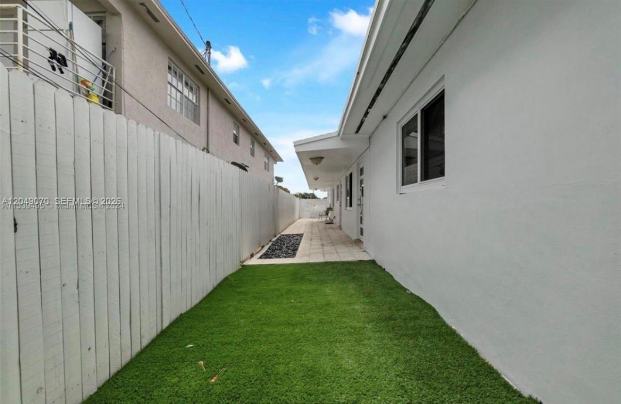 329 W 18th St , Hialeah, FL 33010 Photo