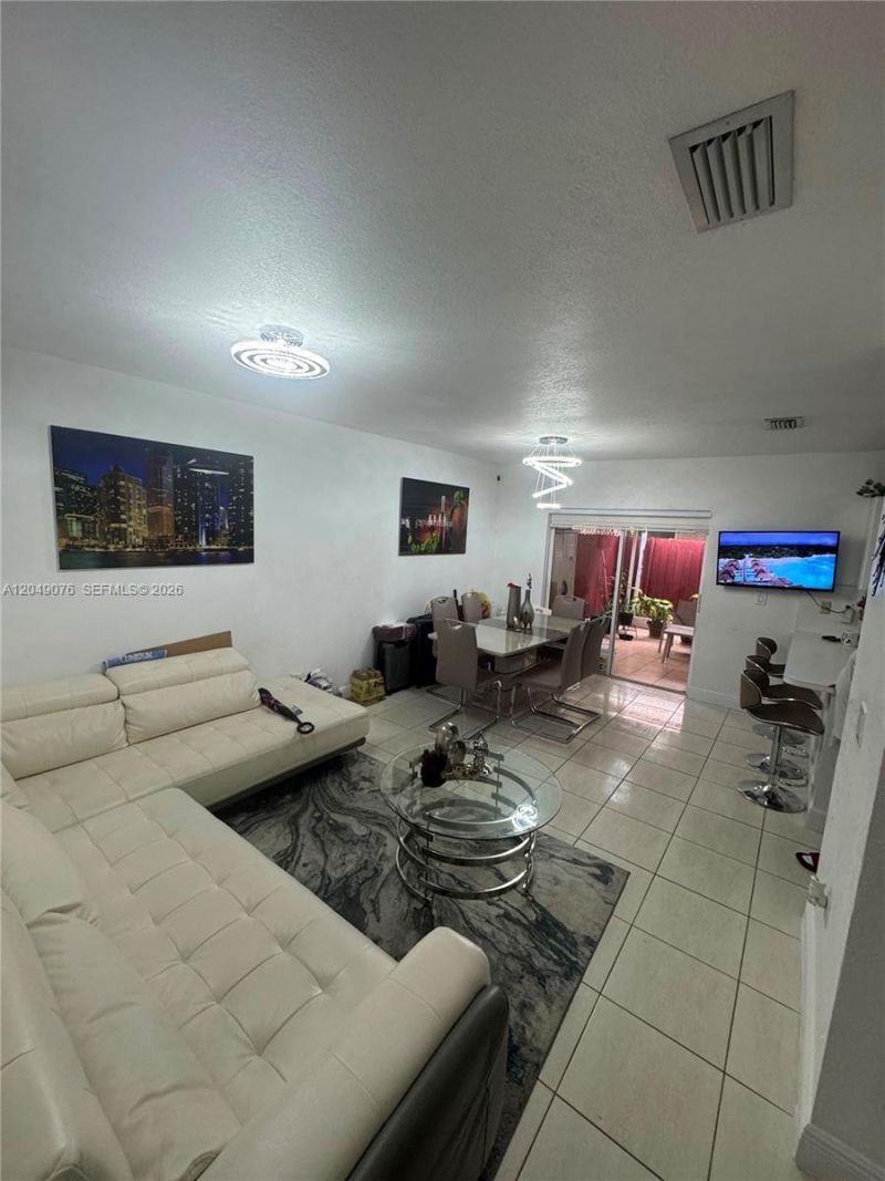 8743 NW 106th Ln , Unit 8743, Hialeah Gardens, FL 33018 Photo