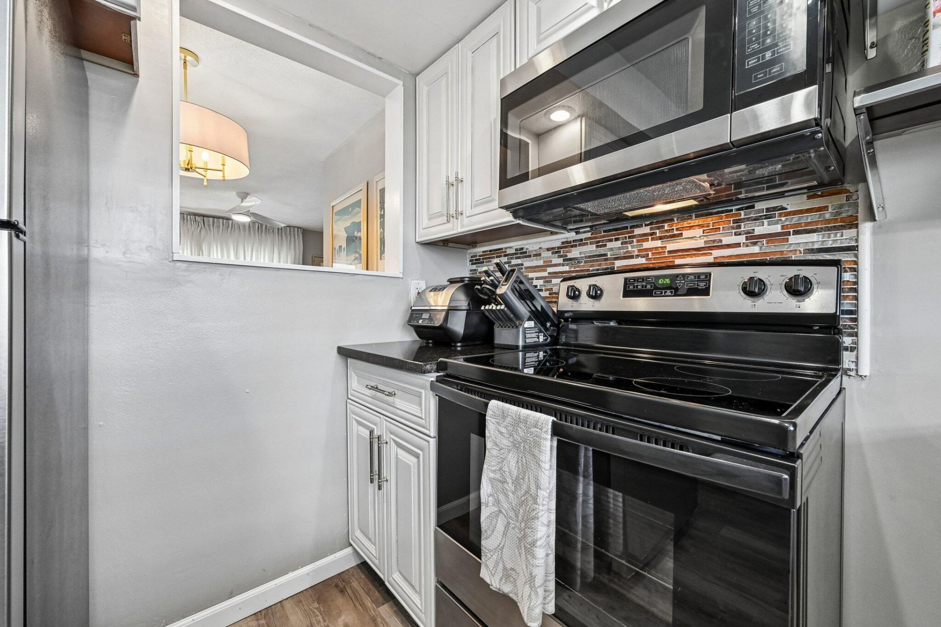 312 NE 17th Avenue, Unit 202, Boynton Beach, FL 33435 Photo