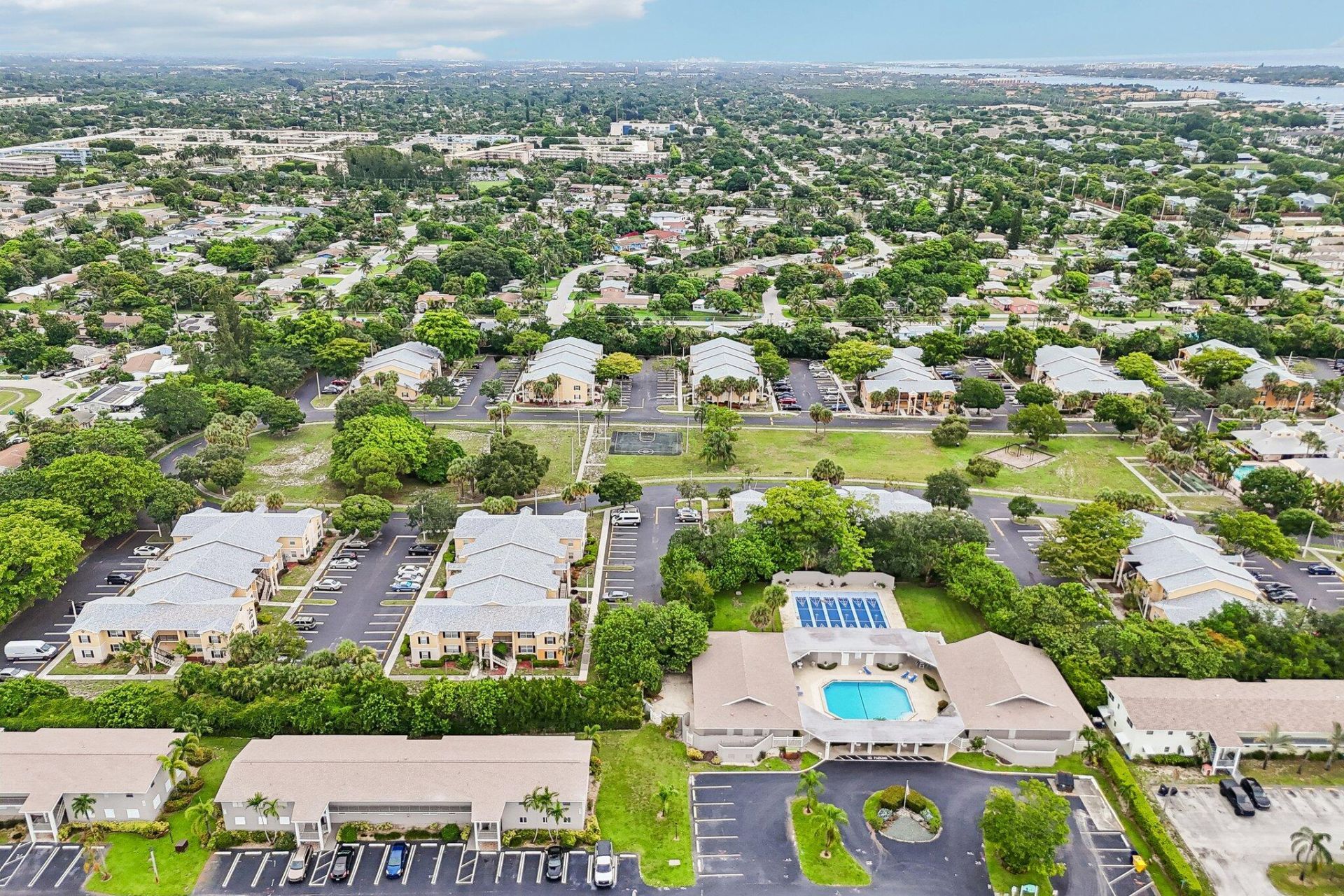 312 NE 17th Avenue, Unit 202, Boynton Beach, FL 33435 Photo