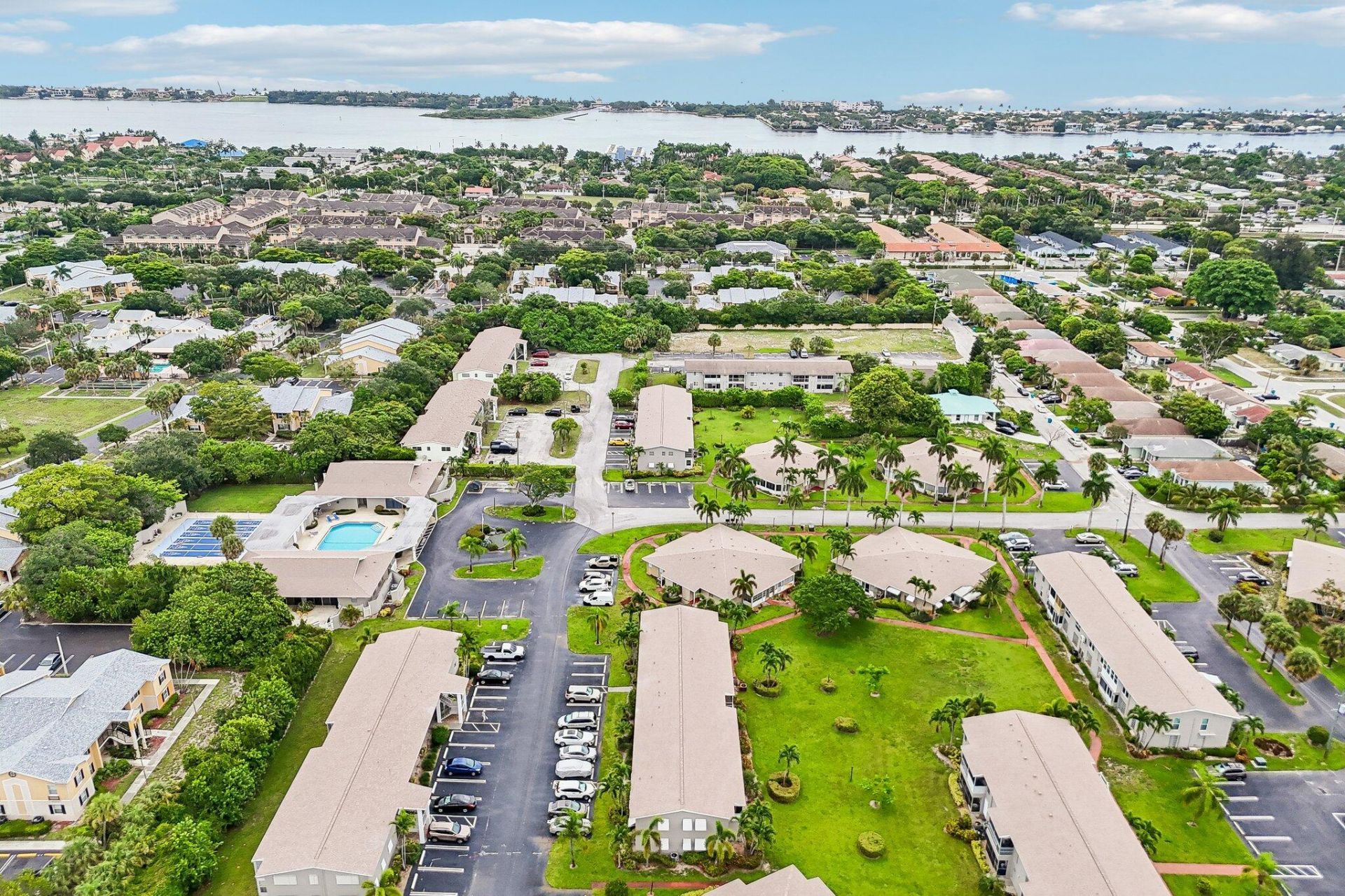312 NE 17th Avenue, Unit 202, Boynton Beach, FL 33435 Photo
