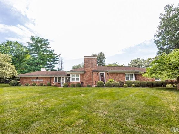 343 Park Drive, Belleville, IL 62226
