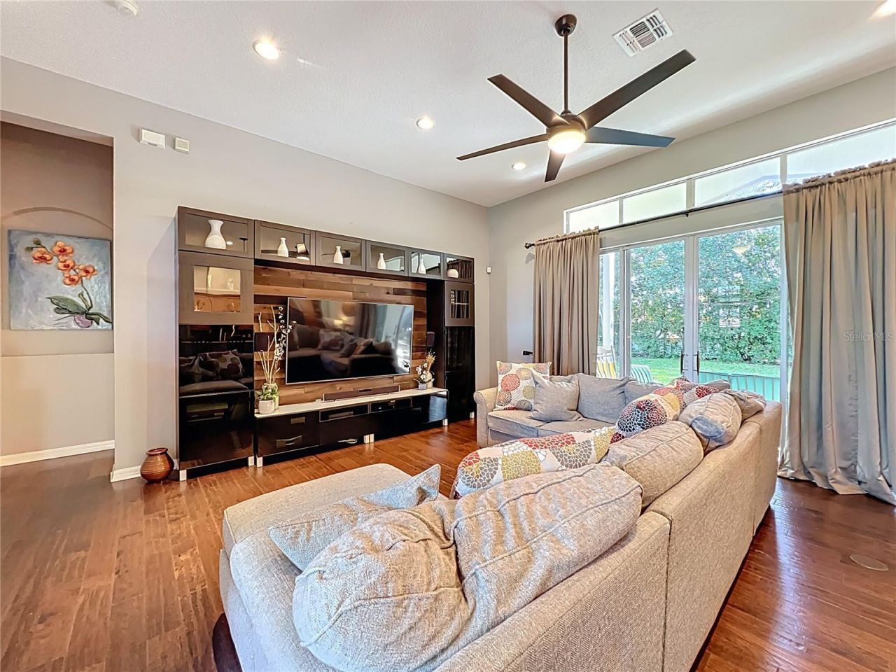 2916 Majestic Isle Drive , Clermont, FL 34711 Photo