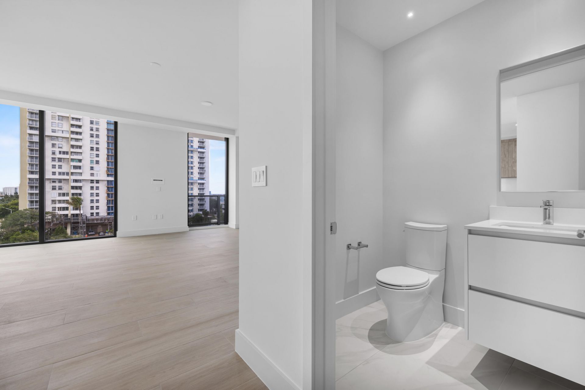 305 Briny Avenue, Unit 506, Pompano Beach, FL 33062 Photo