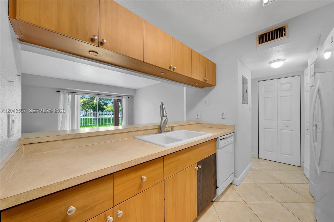 15770 SW 106th Ter, Unit 106, Miami, FL 33196 Photo