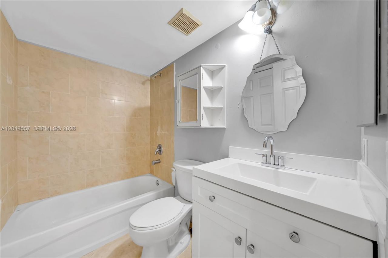 15770 SW 106th Ter, Unit 106, Miami, FL 33196 Photo