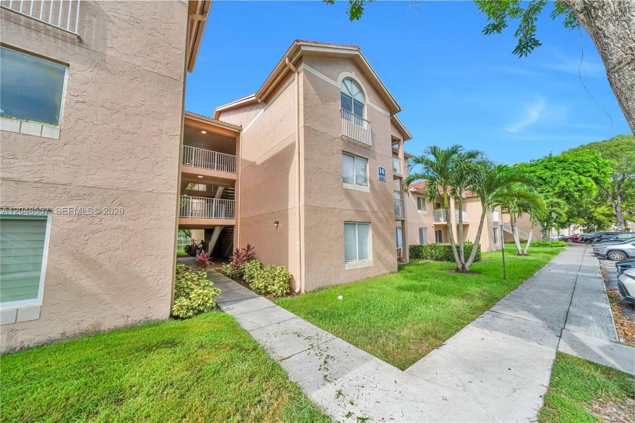15770 SW 106th Ter, Unit 106, Miami, FL 33196 Photo