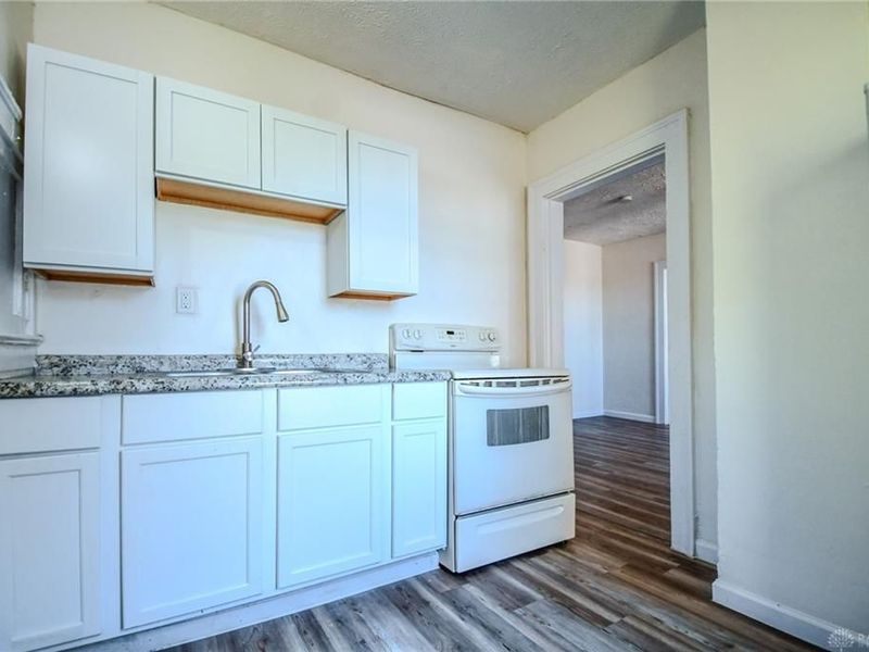 828 E Main Street, Springfield, OH 45503 Photo 13