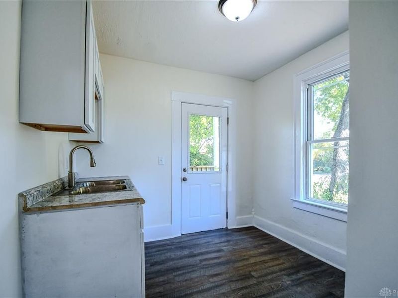 828 E Main Street, Springfield, OH 45503 Photo 22