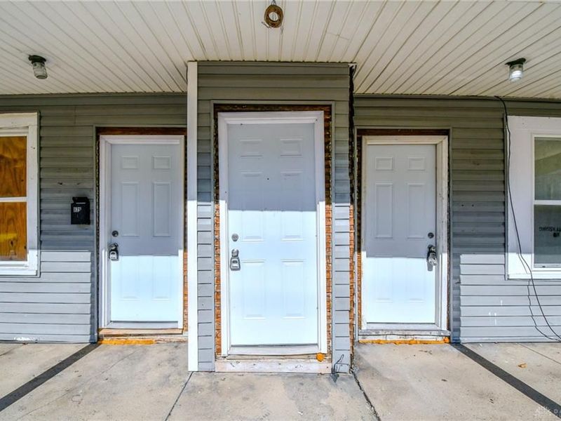 828 E Main Street, Springfield, OH 45503 Photo 24