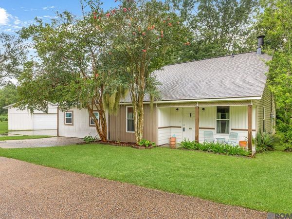 8369 Phillips Rd, St Amant, LA 70774