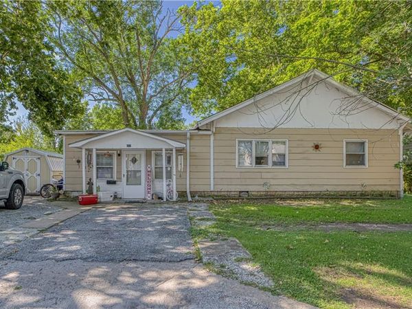 800 W 3rd Street, Pittsburg, KS 66762