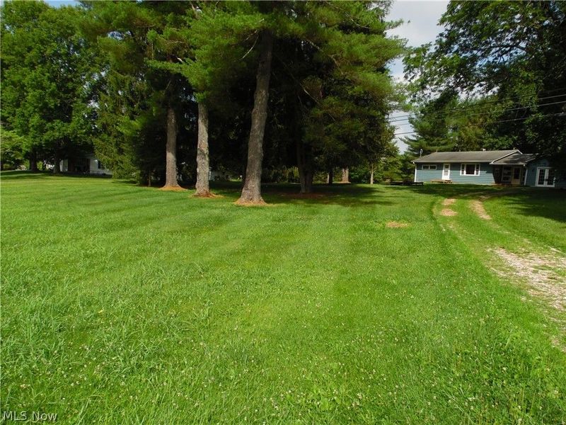 987 Hocking Road, Little Hocking, OH 45742 Photo 2
