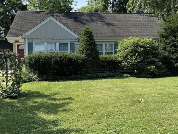 47 W Algonquin Road, Des Plaines, IL 60016
