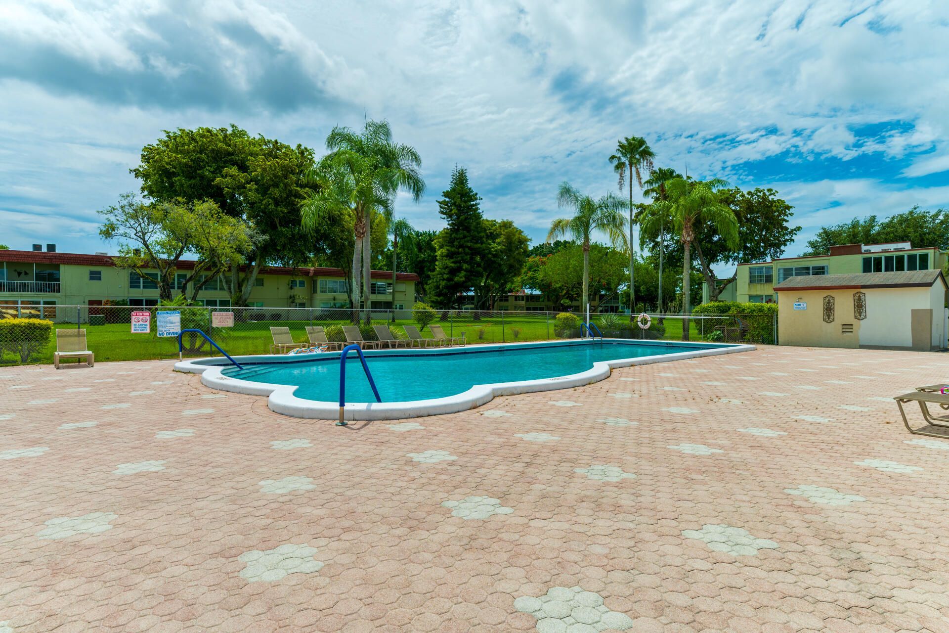 32 Abbey Lane, Unit 205, Delray Beach, FL 33446 Photo
