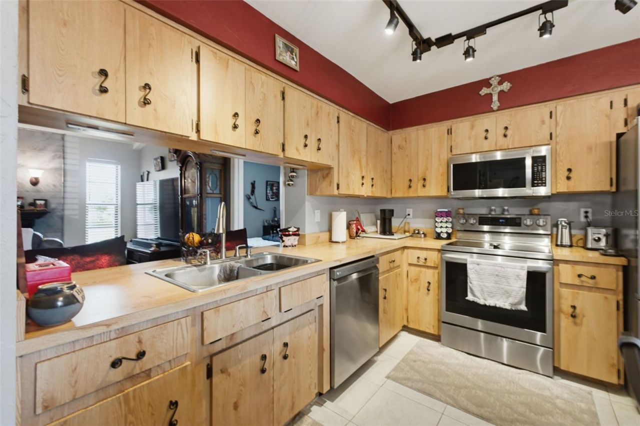 5906 W Woodhill Court , Crystal River, FL 34429 Photo