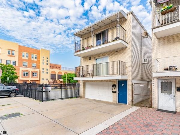 6206 Monroe Pl, West New York, NJ 07093