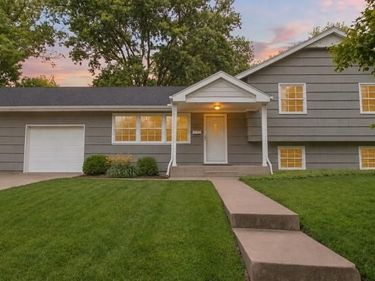 1604 NE 60th Terrace, Gladstone, MO 64118