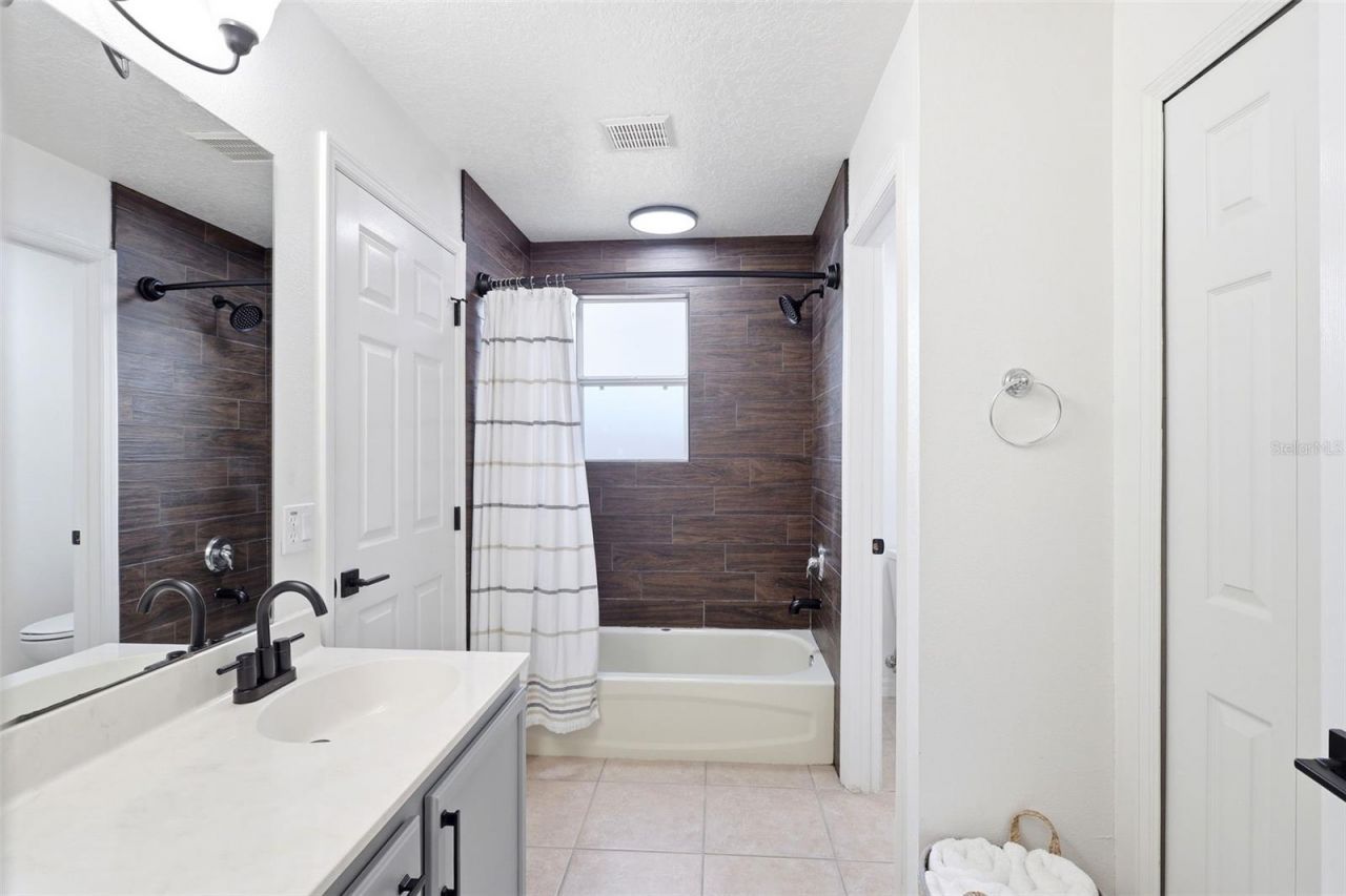 609 Rhodes Drive , Deland, FL 32720 Photo