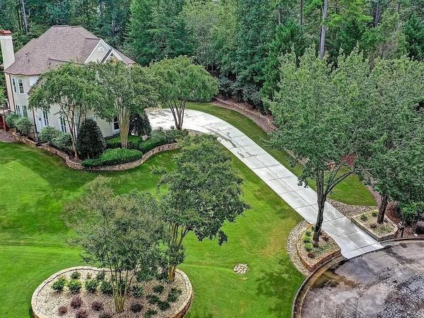 6709 Wooded Cove Court , Flowery Branch, GA 30542