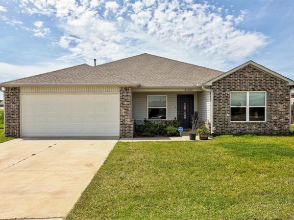 21186 Winding , Harrah, OK 73045