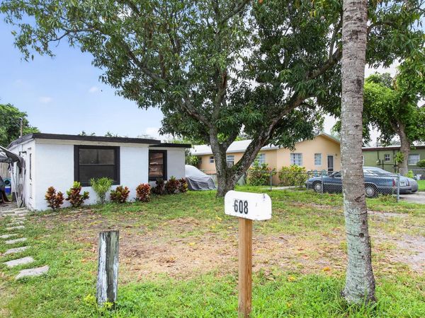 608 NW 15th Avenue, Pompano Beach, FL 33069