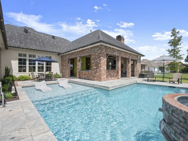 6045 Cypress Point Ln, Gonzales, LA 70737