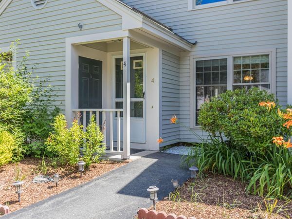 4 Woodland Green, Rochester, NH 03868
