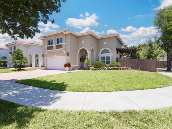 11035 NW 47th Ln, Doral, FL 33178