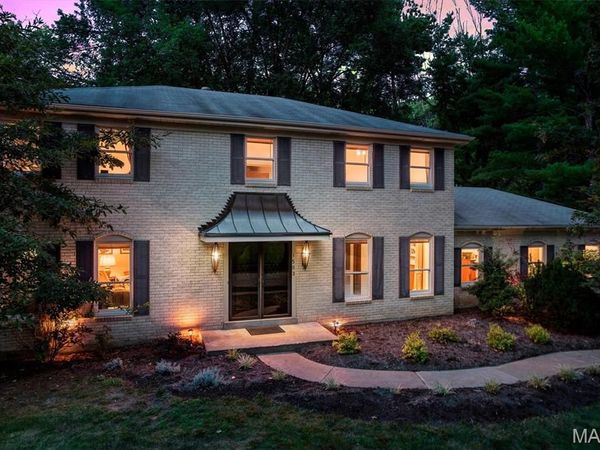 1563 Narrows Drive, Chesterfield, MO 63017