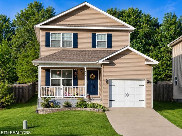 978 Norwood Village Lane, Maryville, TN 37801