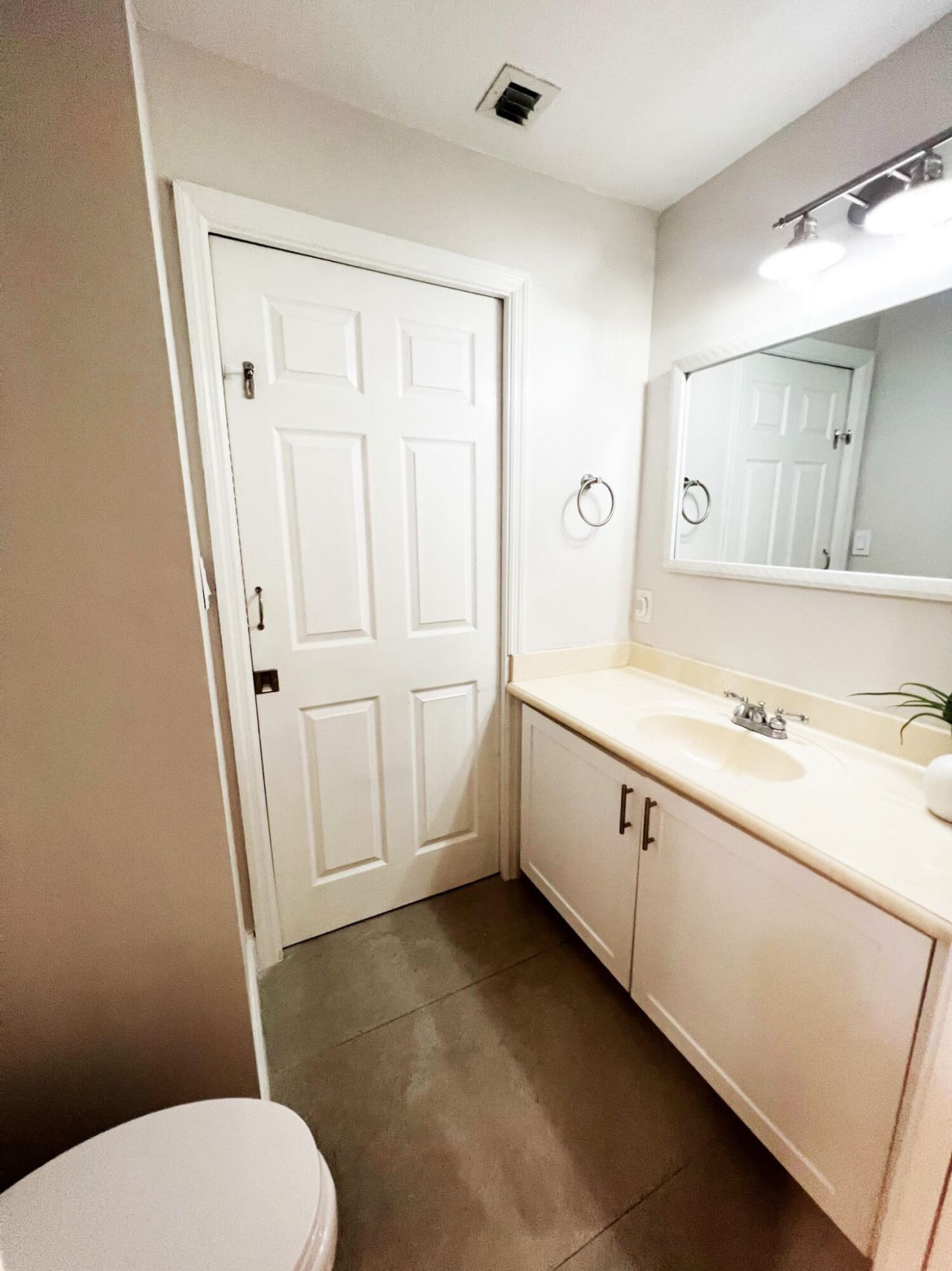 235 City View Drive, Fort Lauderdale, FL 33311 Photo