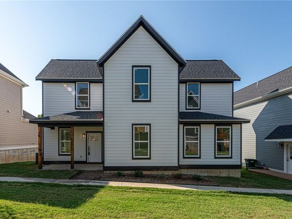 3143 W Tulsa Street, Fayetteville, AR 72704
