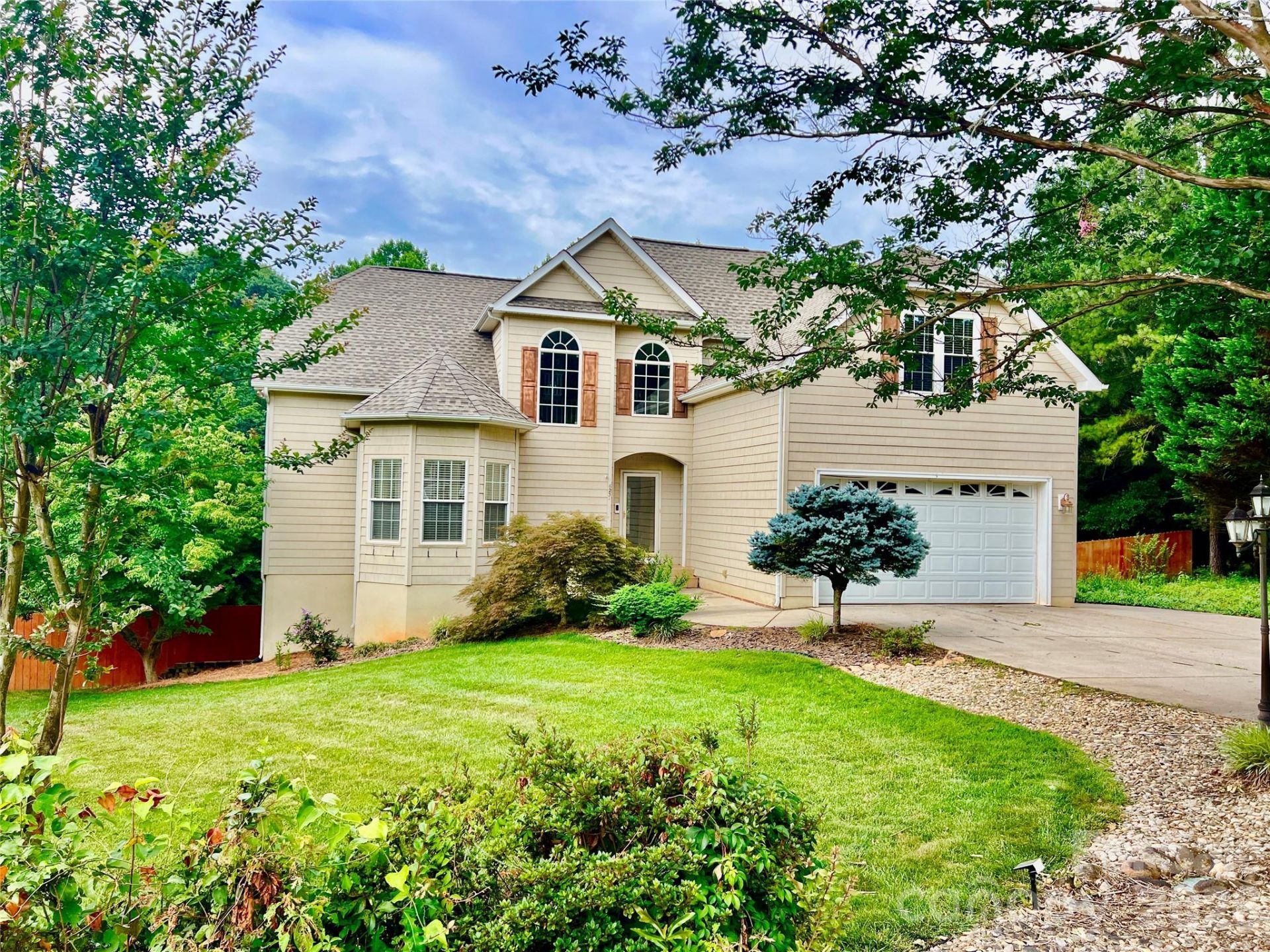 6231 Neptune Drive , Denver, NC 28037 Main Photo