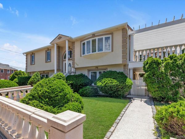 330 Bayville Avenue , Bayville, NY 11709