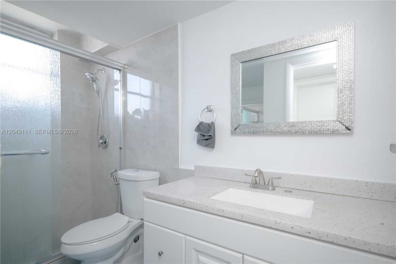 1551 NE Miami Gardens Dr , Unit 225, Miami, FL 33179 Photo