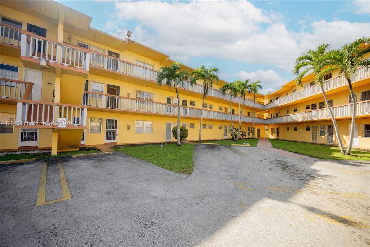 1551 NE Miami Gardens Dr , Unit 225, Miami, FL 33179 Photo