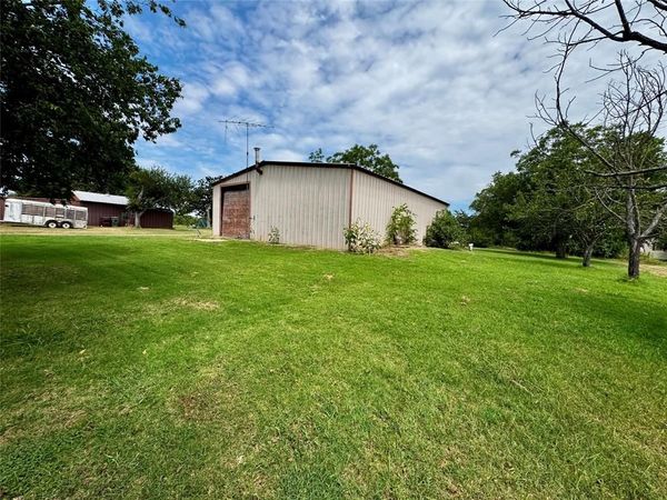 1438 Hurst Road , Axtell, TX 76624
