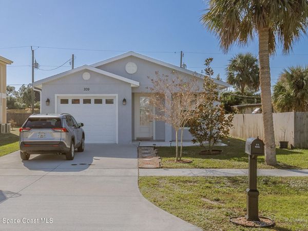 209 E Avenue B , Melbourne, FL 32901