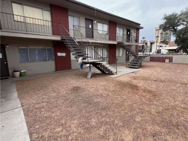 1075 E Desert Inn Road, Unit 5, Las Vegas, NV 89109