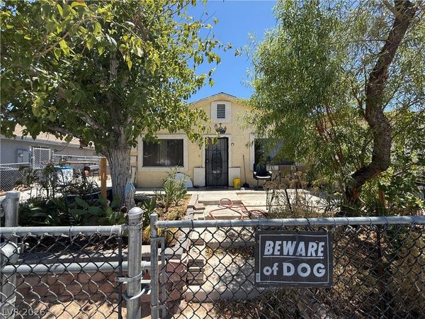 4202 Paramount Street , Las Vegas, NV 89115