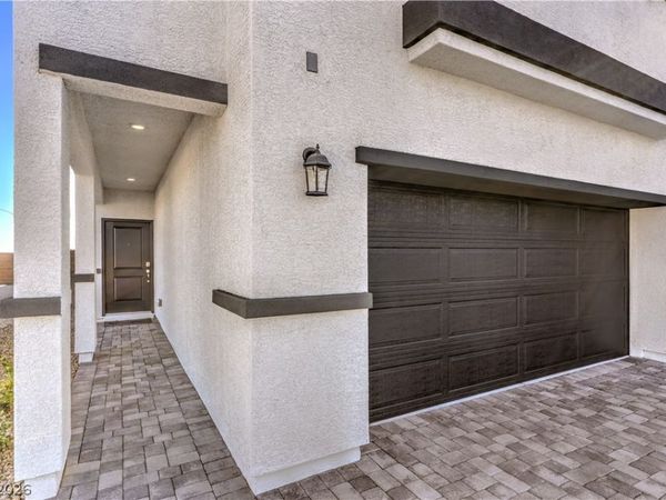 925 Galloway Lake Avenue, North Las Vegas, NV 89084