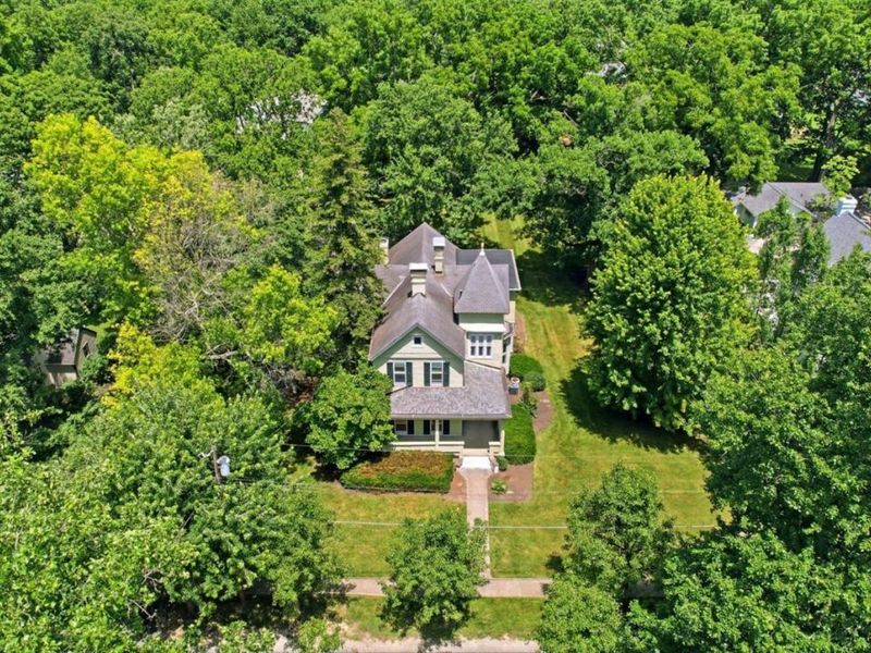 302 Oxford Avenue, Terrace Park, OH 45174 Photo 2