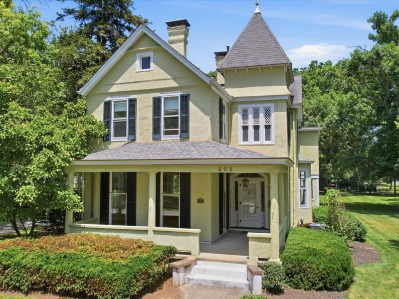 302 Oxford Avenue, Terrace Park, OH 45174 Photo 3