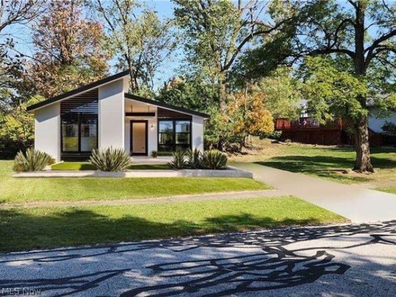 Parkhill Drive, Parma Heights, OH 44130 Photo 1