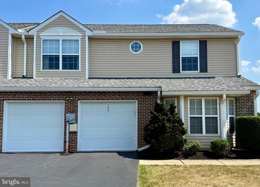 125 MERLIN DRIVE, HUMMELSTOWN, PA 17036