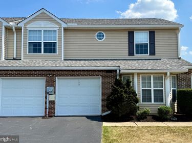 125 MERLIN DRIVE, HUMMELSTOWN, PA 17036