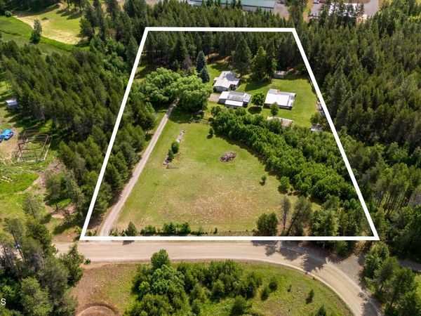 443 Herrmann Lake Rd, Sagle, ID 83860