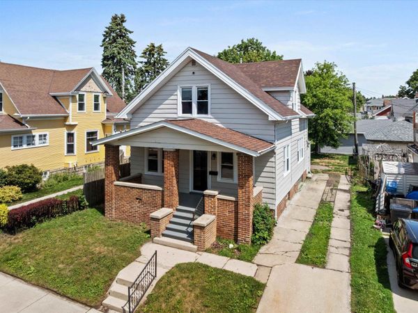 1112 Bluff Avenue, Sheboygan, WI 53081